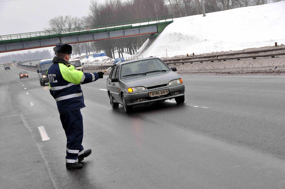 В Бобруйске водитель угнал автомобиль и пытался на нем скрыться от ГАИ —  Бобруйский новостной портал Bobrlife