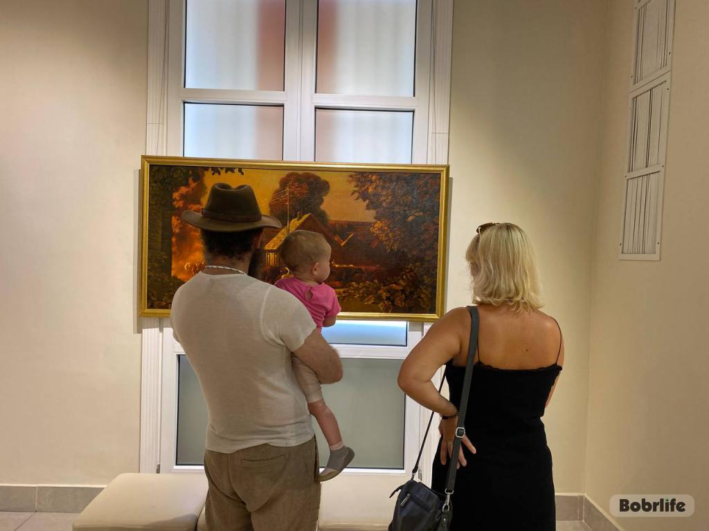Гости фестиваля «Венок дружбы» посетили Бобруйский художественный музей