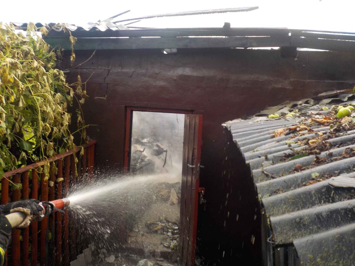 В Бобруйске в горящем гараже взорвался газовый баллон